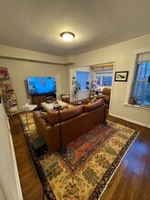 4211 N Oakley Ave, Unit 2S in Chicago, IL - Building Photo - Building Photo