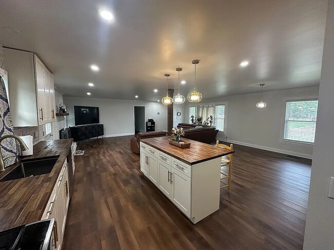 property at 10310 Picadilly Ln SW