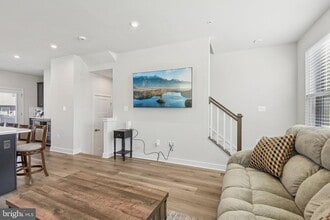 133 Woodgate Cir in Pasadena, MD - Building Photo - Building Photo