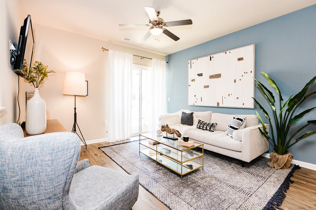 Settler's Landing in California, MD - Building Photo