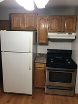 66 Simpson Ave, Unit 2 Apartamentos