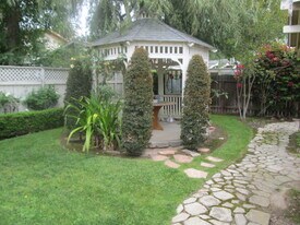 317 N Cleveland St in Orange, CA - Building Photo