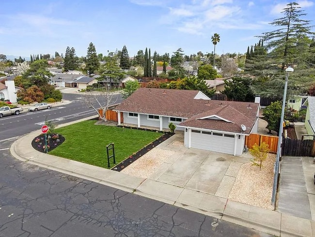 property at 2426 Regent Rd