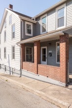 1005 Railroad St, Unit Unit 1 in Catasauqua, PA - Foto de edificio - Building Photo