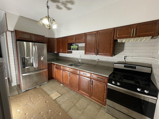 12 Casper Ct in Jersey City, NJ - Building Photo - Building Photo