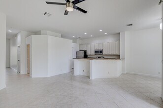 402 Commons Way in Palm Beach Gardens, FL - Foto de edificio - Building Photo