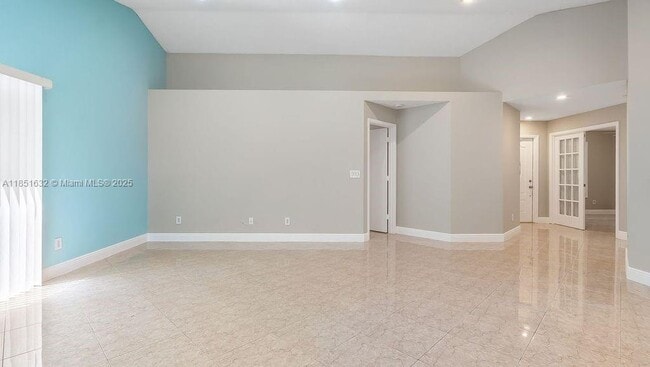 property at 2957 Quail Run Ln