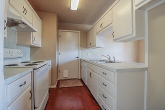 4644 Fordham St in Lubbock, TX - Building Photo - Building Photo