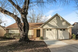 15826 Beechnut St in Houston, TX - Building Photo - Building Photo