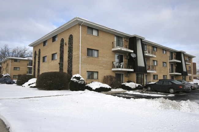 Oneida Court Apartments in Joliet, IL - Foto de edificio - Building Photo