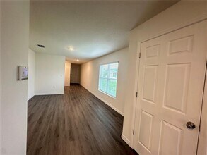 35980 Sunflower Hl Dr in Zephyrhills, FL - Building Photo - Building Photo