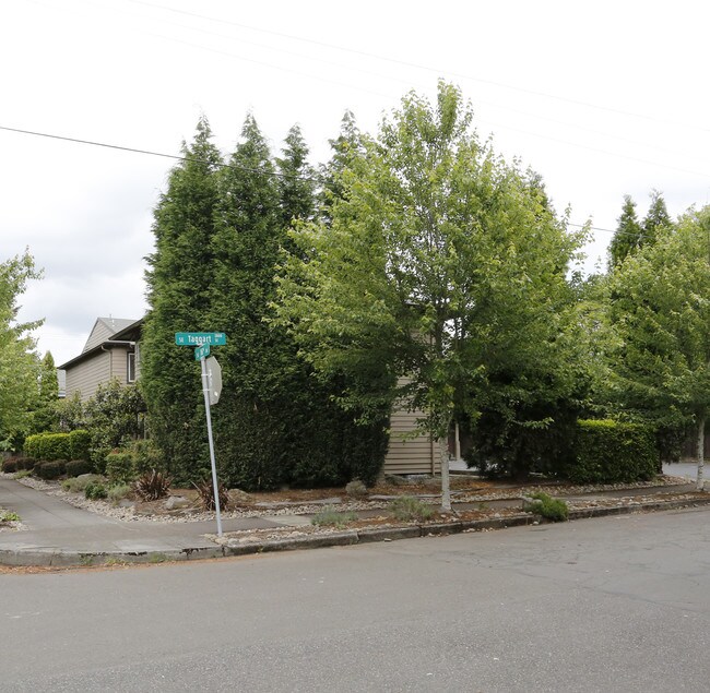 1603-1609 SE Taggart in Portland, OR - Foto de edificio - Building Photo