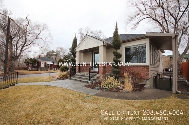 property at 1505 E Center St
