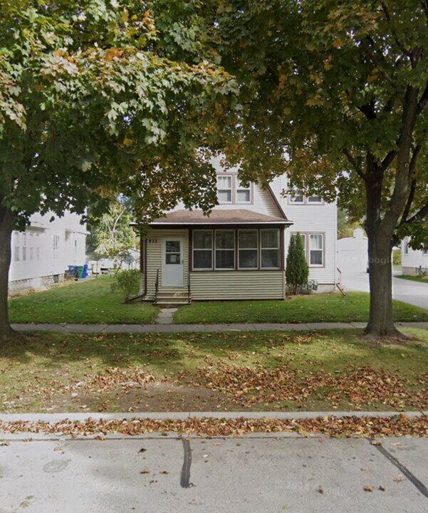 822 Kellogg St in Green Bay, WI - Building Photo