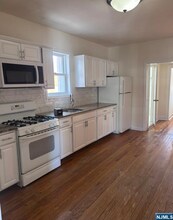 467 Washington Ave, Unit 1 in Hackensack, NJ - Building Photo - Building Photo