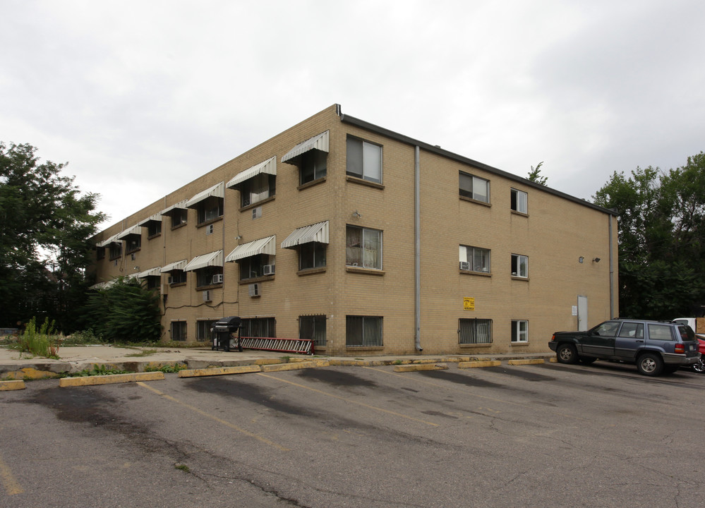 Sierra Apartments in Denver, CO - Building Photo