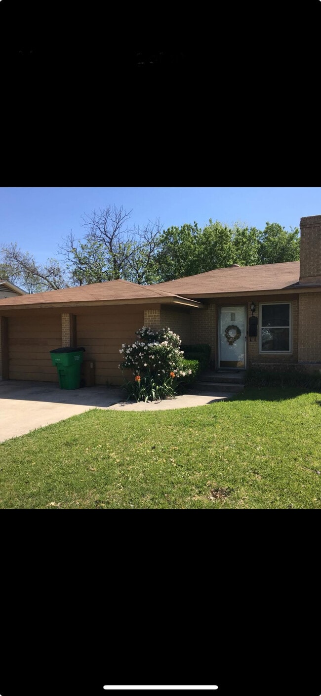property at 1216 Magnolia St