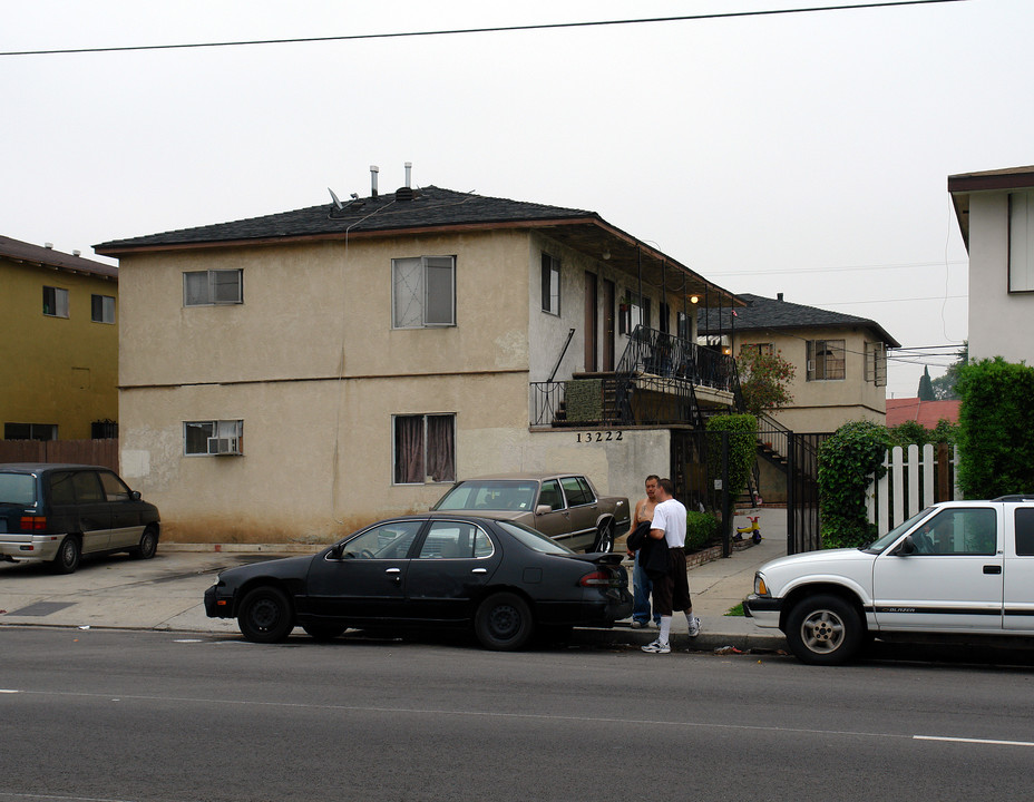 13222 S Vermont Ave in Gardena, CA - Building Photo