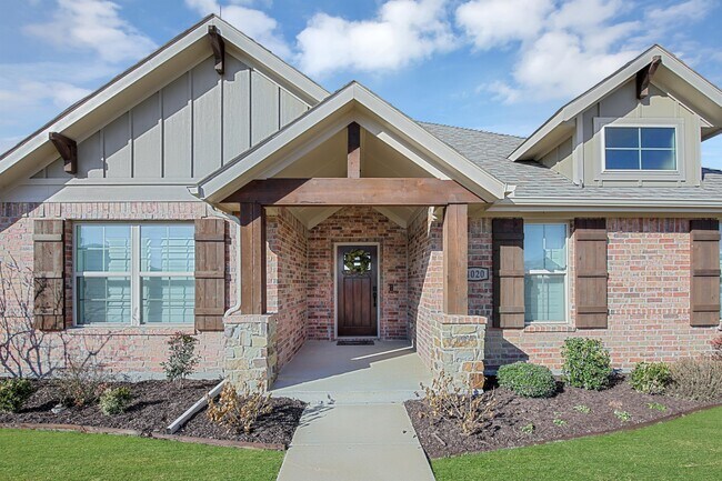 4020 High Plains Dr in Sanger, TX - Building Photo - Building Photo