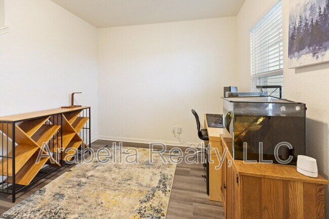 8429 Falcon Meadow Dr in Converse, TX - Building Photo - Building Photo