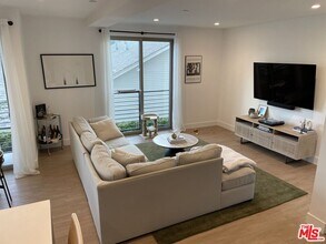 1206 N Sycamore Ave in Los Angeles, CA - Building Photo - Building Photo