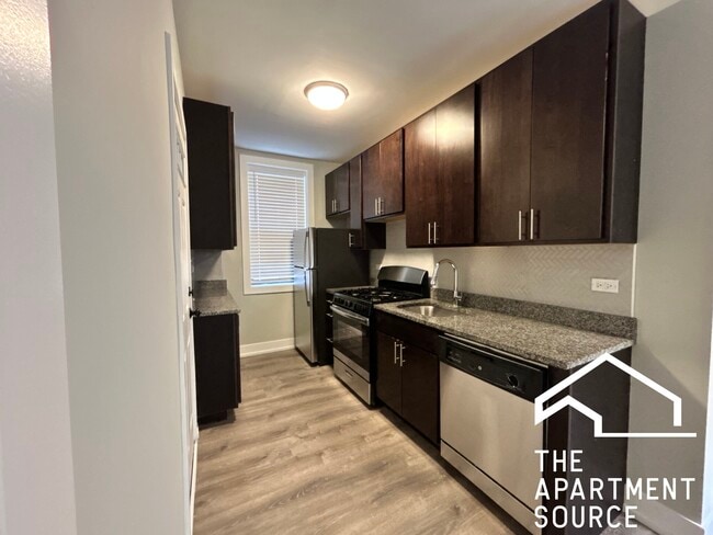 property at 711 W Brompton Ave