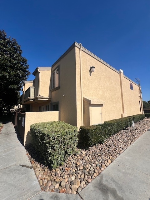 5404 Balboa Arms Dr, Unit #369 in San Diego, CA - Foto de edificio