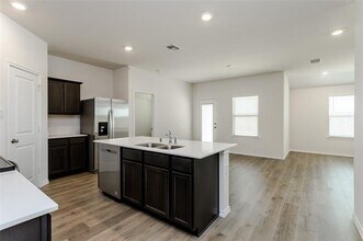 5114 Knob Hl Dr in Denton, TX - Building Photo - Building Photo