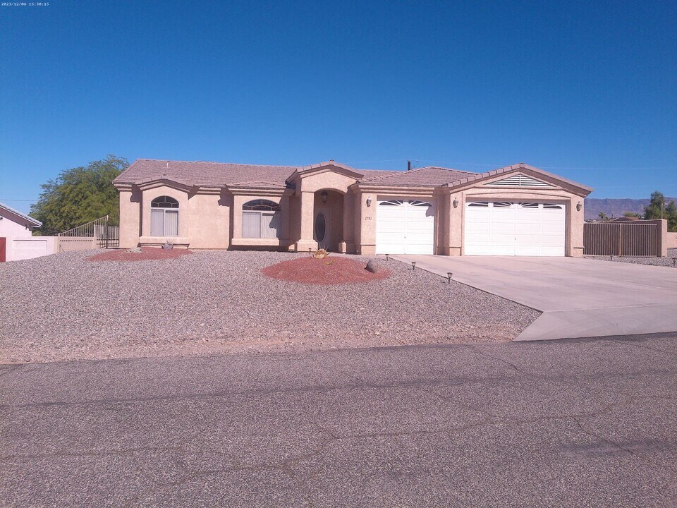 2781 Inca Dr in Lake Havasu City, AZ - Foto de edificio