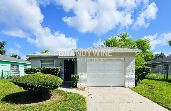 2606 32nd Village Ave in Tampa, FL - Building Photo