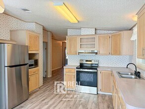 5641 Columbia Dr in New Port Richey, FL - Building Photo - Building Photo