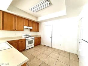 1216 El Cielo Cir in Henderson, NV - Building Photo - Building Photo