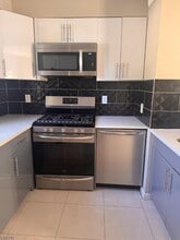 73 College Pl, Unit 2 in Ridgefield Park, NJ - Building Photo - Building Photo
