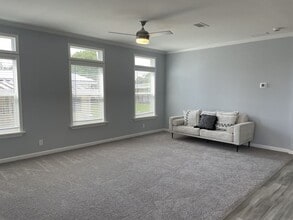 586 Country Meadows Blvd in Plant City, FL - Building Photo - Building Photo