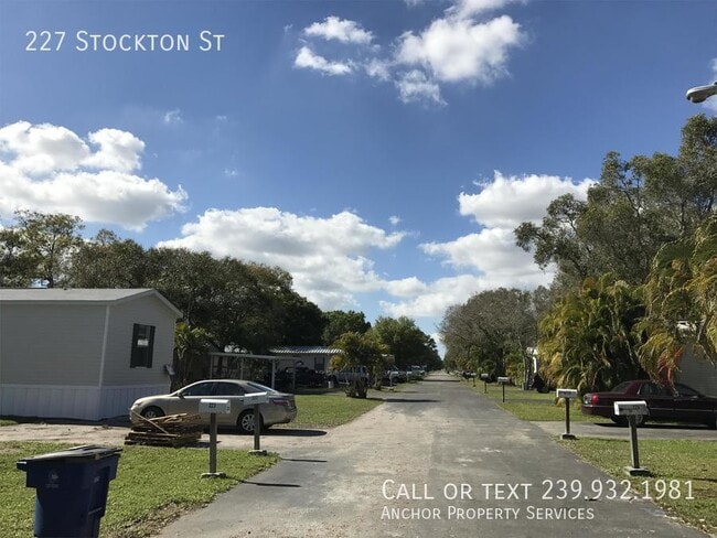 227 Stockton St in North Fort Myers, FL - Building Photo - Building Photo