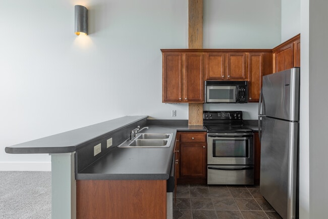 Lofts at Waterfront Place in Peoria, IL - Building Photo - Building Photo