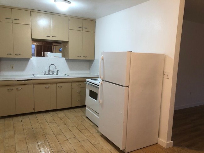 703 S 9th Ave, Unit 4 in Yakima, WA - Building Photo - Building Photo