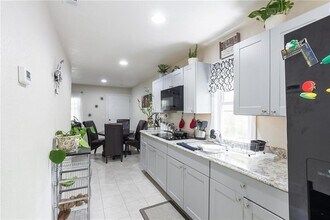 728 Saybrook Cir NW in Lilburn, GA - Building Photo - Building Photo