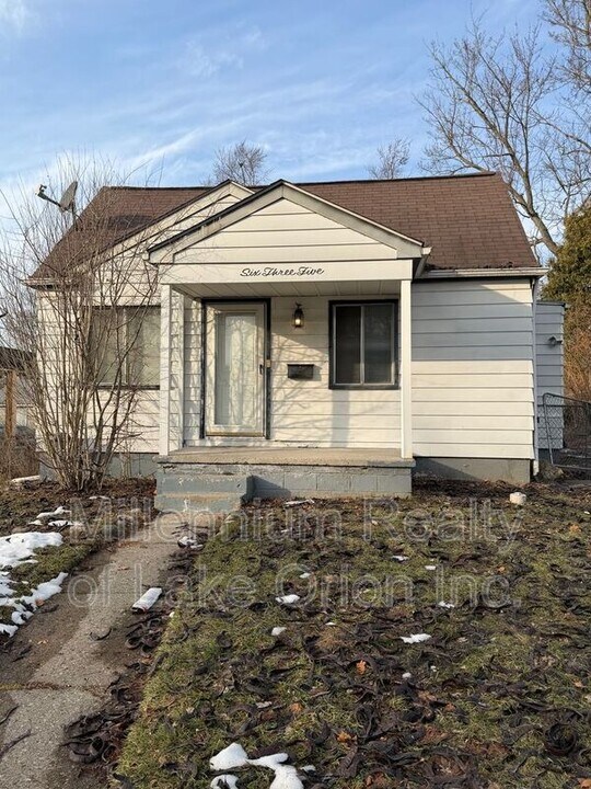 635 3rd Ave in Pontiac, MI - Building Photo