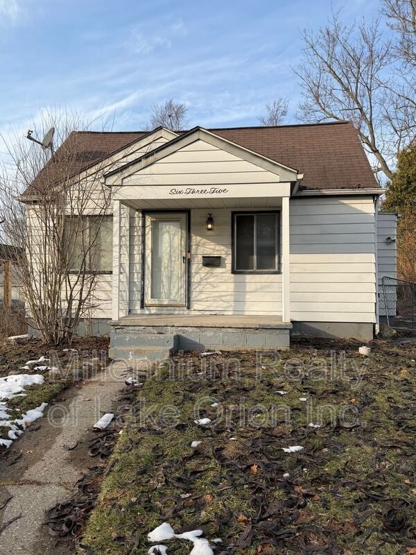 property at 635 3rd Ave