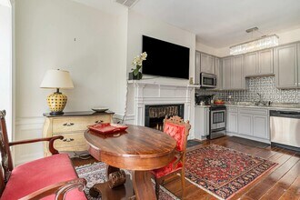 342 King St in Charleston, SC - Building Photo - Building Photo