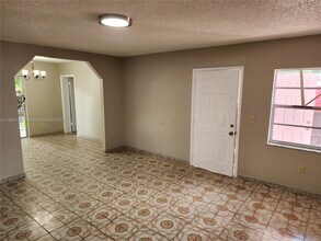 74 E 17th St in Hialeah, FL - Building Photo - Building Photo