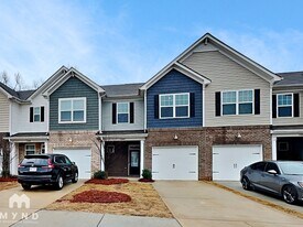 13049 Cottage Crst Ln in Charlotte, NC - Building Photo