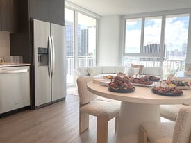 105 NE 22nd St, Unit A2 in Miami, FL - Building Photo