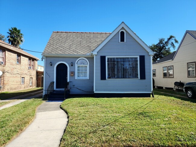 2333 Pauline St in New Orleans, LA - Building Photo - Building Photo