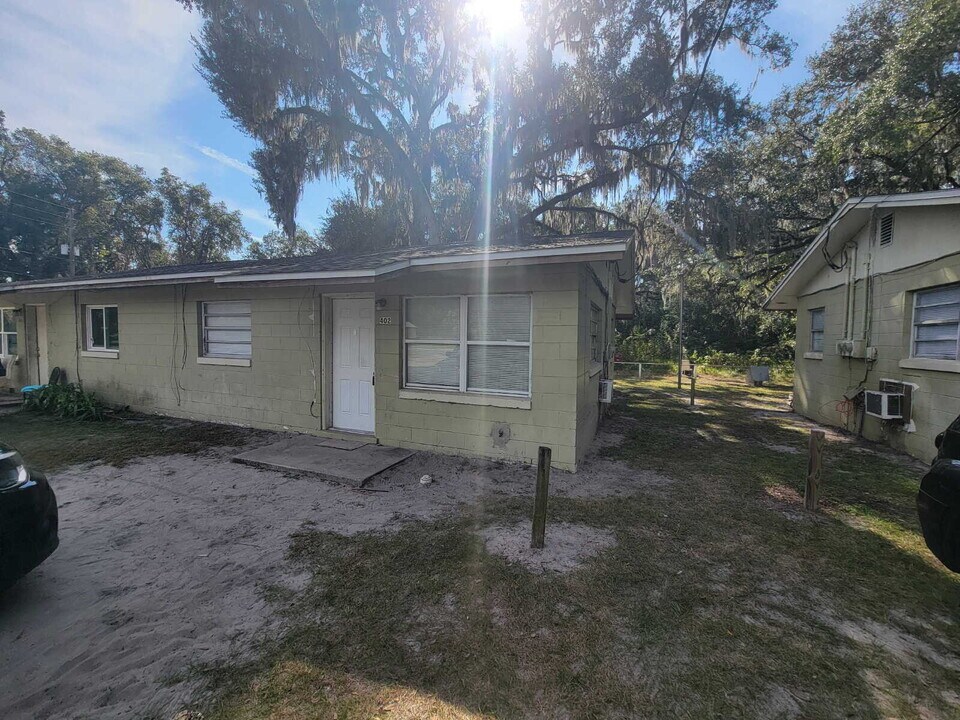 402 Peters St in Wildwood, FL - Building Photo