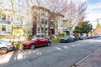 Pacific Ridge in Seattle, WA - Foto de edificio - Building Photo