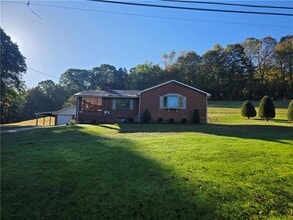 196 Valley Rd in Eighty Four, PA - Building Photo - Building Photo