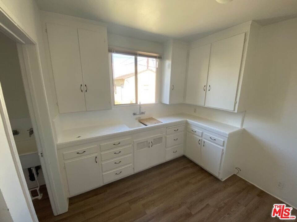 11913 Tennessee Ave in Los Angeles, CA - Building Photo