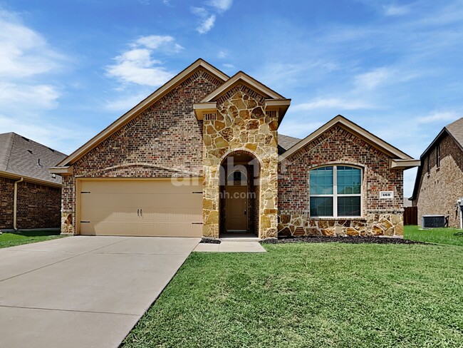 463 Silverstone Dr